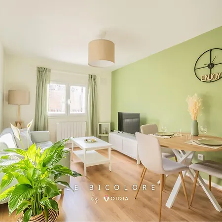 Apartment Le Bicolore ~ Rue Calme ~ Centre-ville