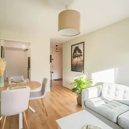 Le Bicolore ~ Rue Calme ~ Centre-ville Apartment *