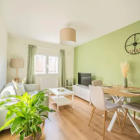 Apartment Le Bicolore ~ Rue Calme ~ Centre-ville Narbonne